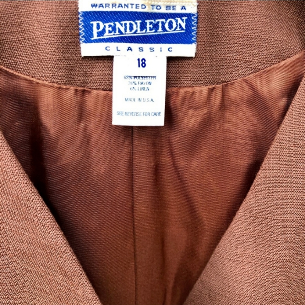 Pendleton, Women's Blazer in Rose Brown - Picture 3 of 9